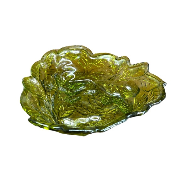 Vintage Green Indiana Glass Loganberry Pattern Berry or Candy Bowl Dish Leaves - Picture 2 of 8
